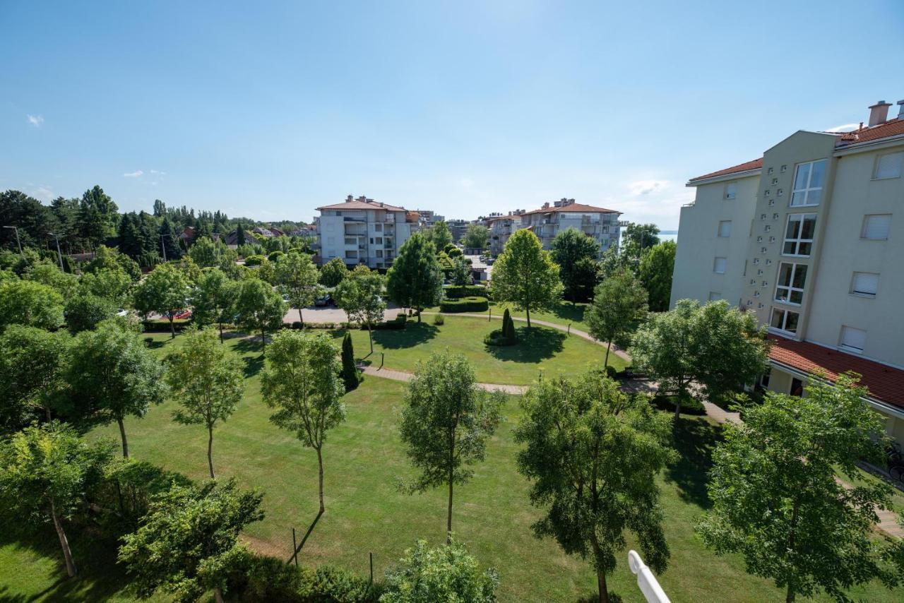Lakeside Family Apartment Siófok Exteriör bild