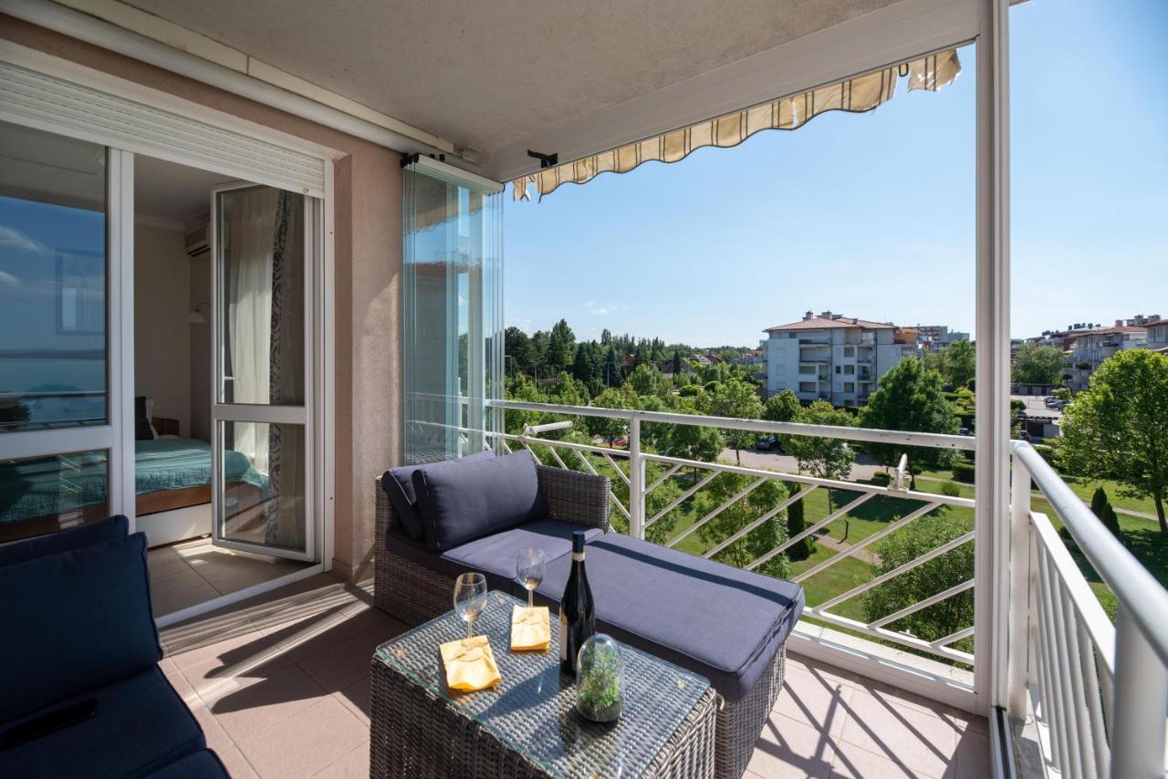 Lakeside Family Apartment Siófok Exteriör bild