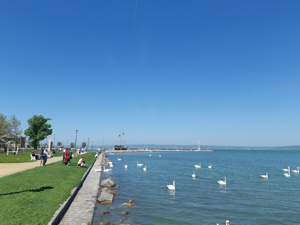 Lakeside Family Apartment Siófok Exteriör bild