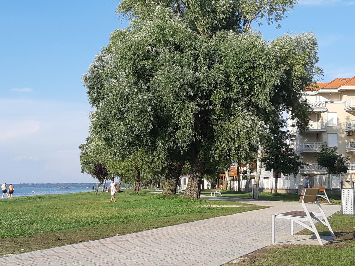 Lakeside Family Apartment Siófok Exteriör bild