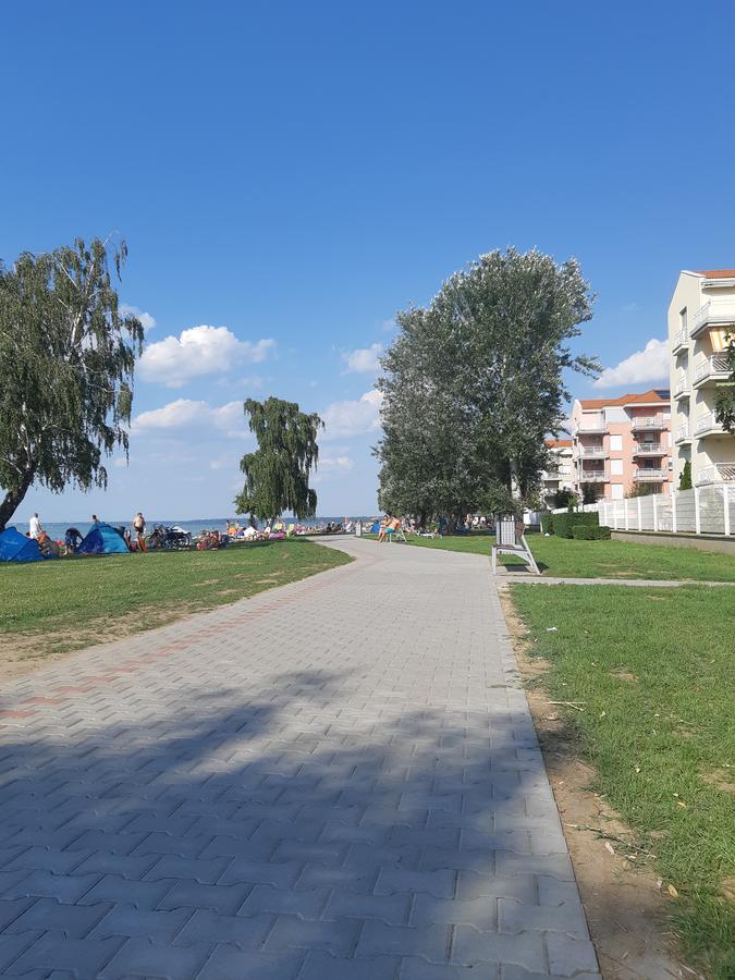 Lakeside Family Apartment Siófok Exteriör bild
